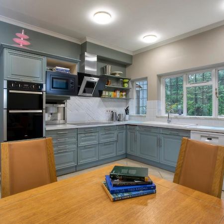 Coach House Villa Woking Ngoại thất bức ảnh