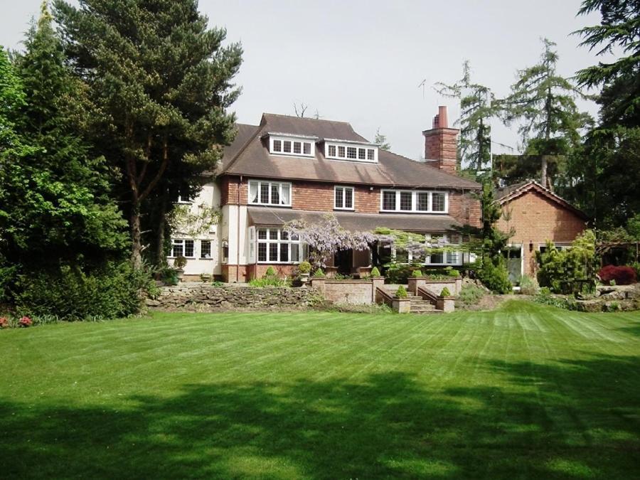 Coach House Villa Woking Ngoại thất bức ảnh