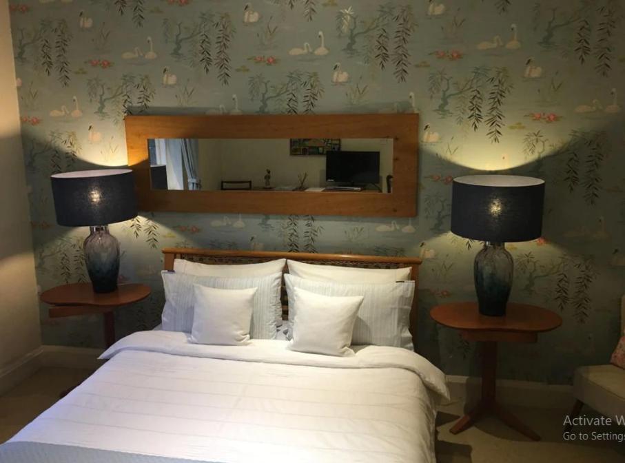 Coach House Villa Woking Ngoại thất bức ảnh