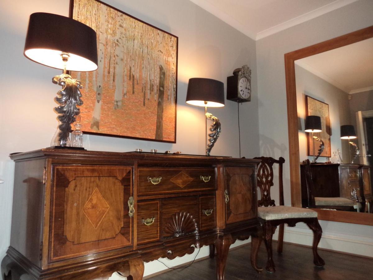 Coach House Villa Woking Ngoại thất bức ảnh