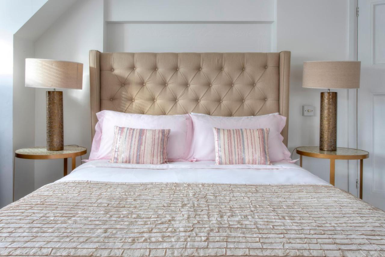 Coach House Villa Woking Ngoại thất bức ảnh