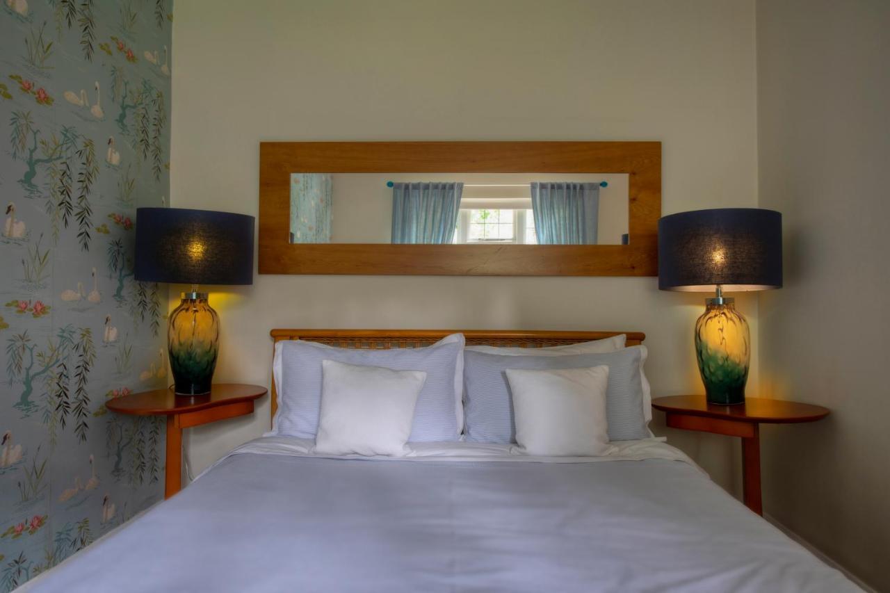 Coach House Villa Woking Ngoại thất bức ảnh