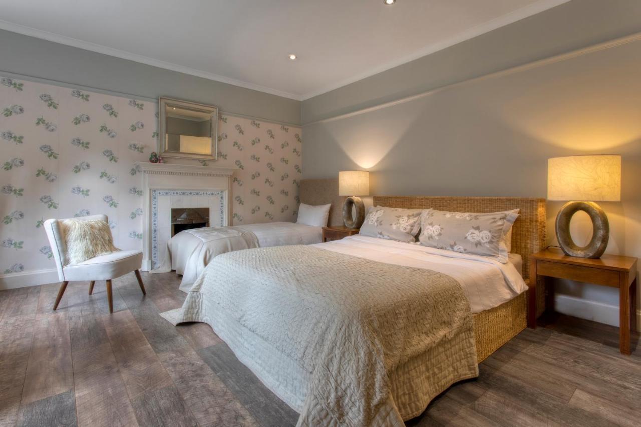 Coach House Villa Woking Ngoại thất bức ảnh